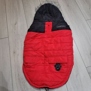 Canada Pooch True North Dog Parka Size 22 Red Black Water-Resistant Hooded NWOT